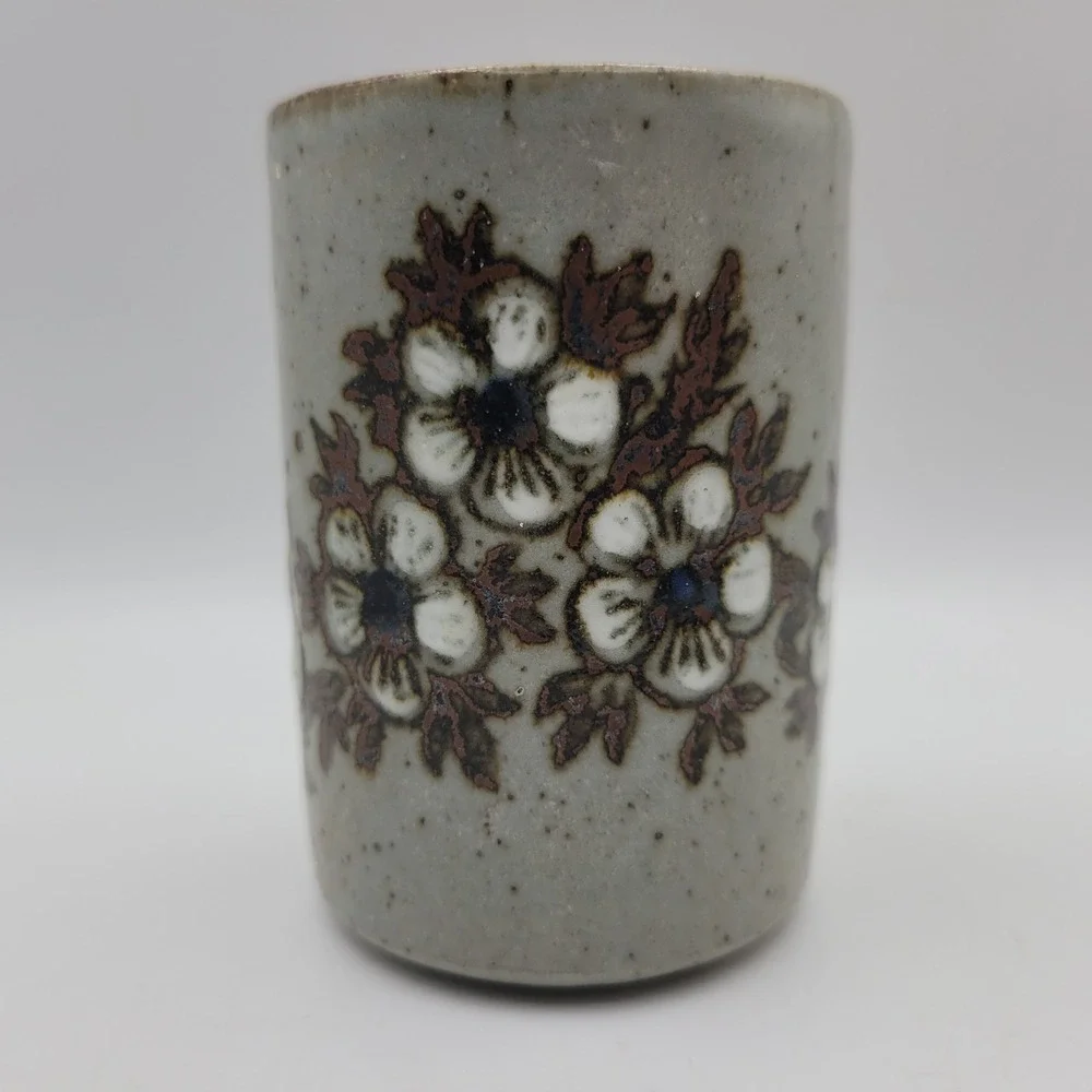 Vintage‎ Studio Pottery Floral Stoneware Cup Grey Brown Speckled 3.5 inches